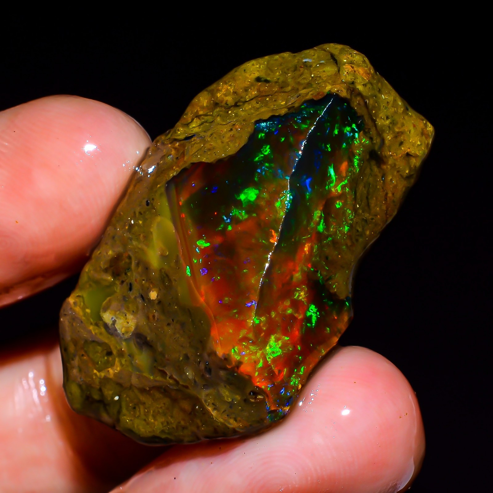 36.50 Ct Fire Opal Ethiopian Natural Oil Rough Gemstone For Jewelry 34x19x12 mm