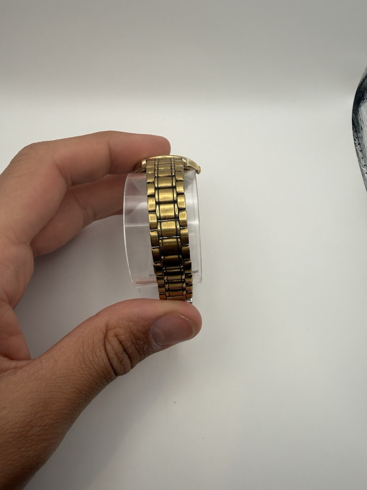 Seiko Quartz Women’s Vintage 1980s Gold-Tone Bracelet Watch White Roman Date