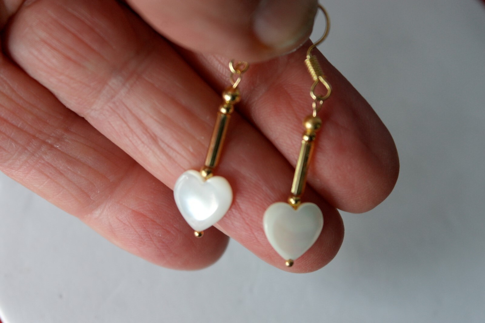Beautiful Earrings With Heart Mother Of Pearl 1. 8 Gr. 3.2 Cm. Long + Hooks