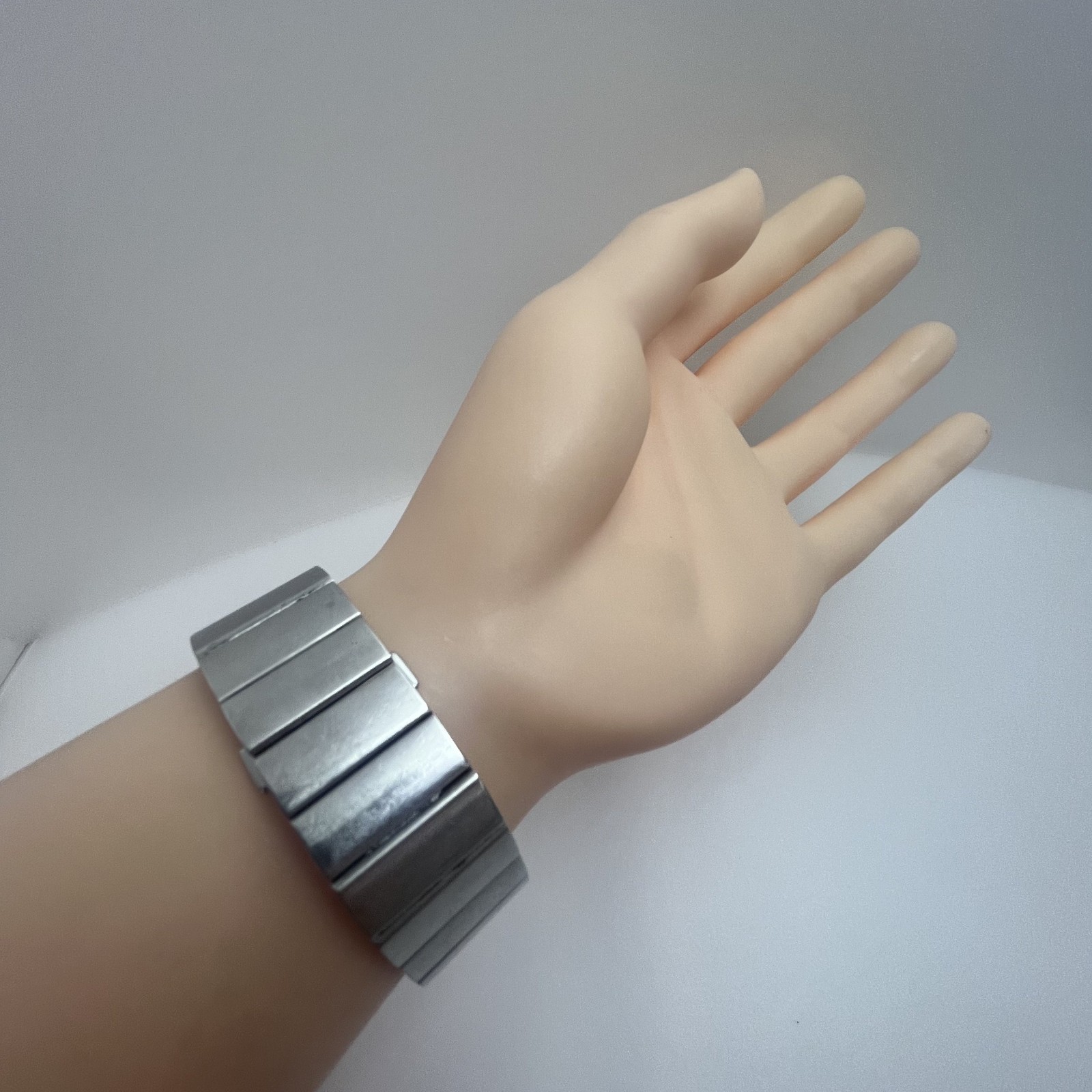 Seiko Issey Miyake TO NY0N001 by Tokujin Yoshioka Qz Silver Dial Japan#509B