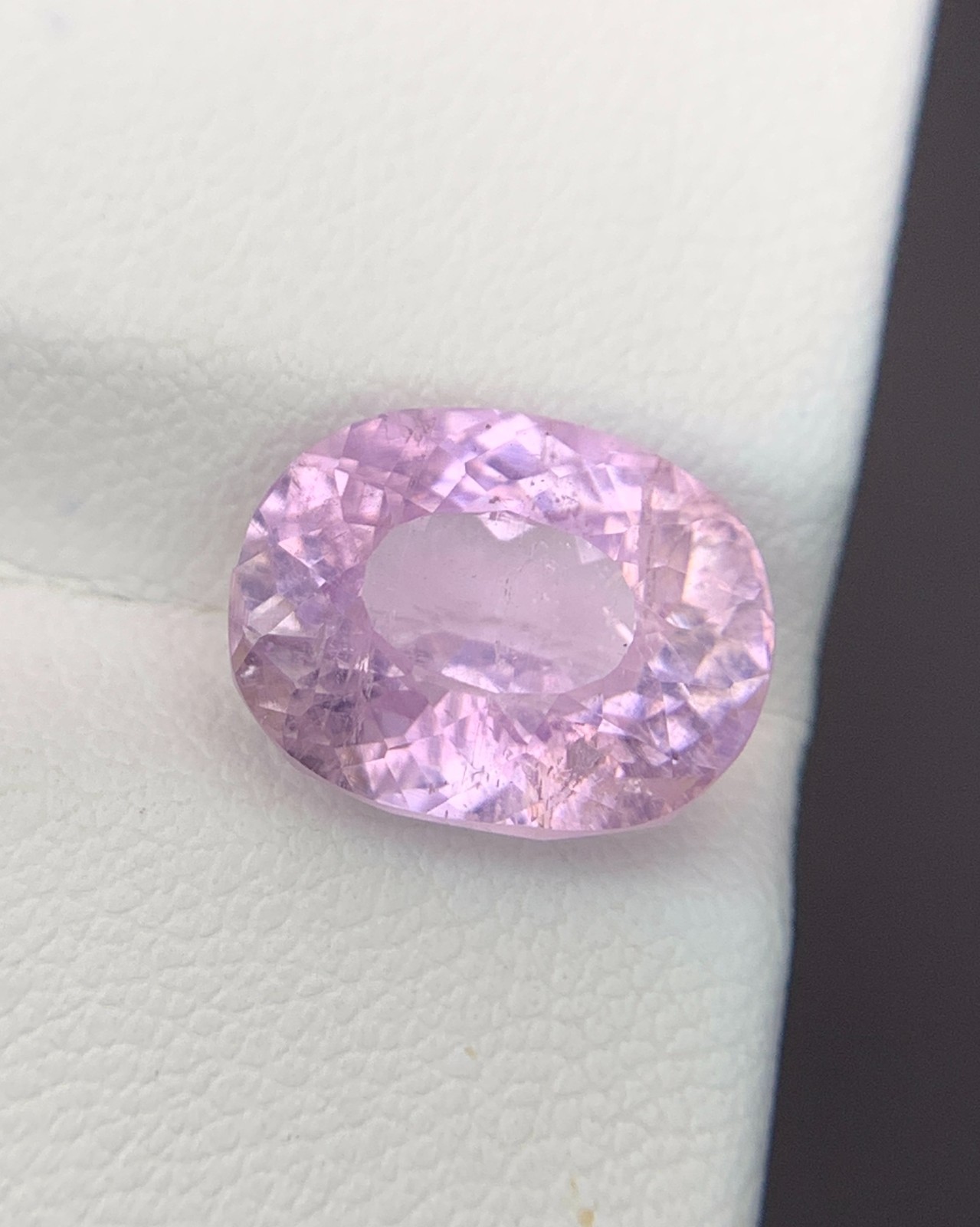 Natural Luxurious Baby Pink Kunzite Cushion Cut 6.80 Carat’s Stone