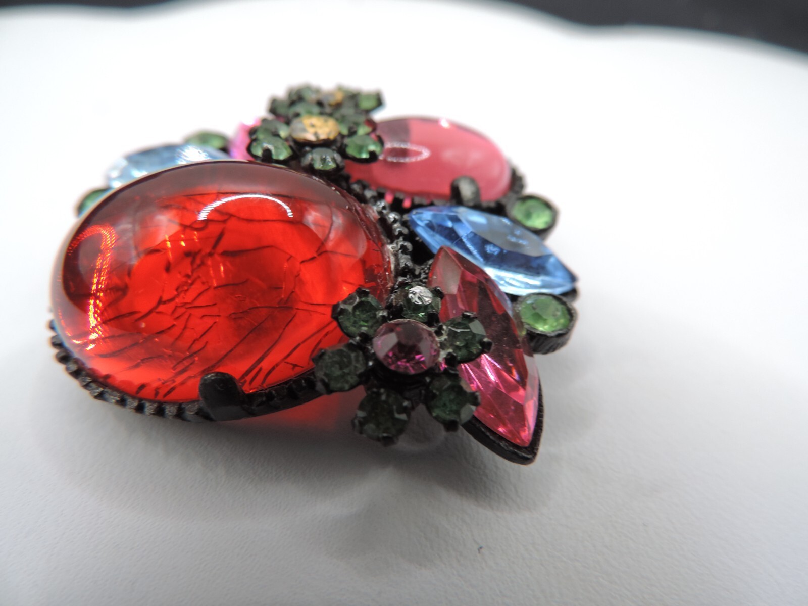 Vtg Unsigned Pronged Weiss Japanned Mirrored Brooch/Pin 1 3/4″