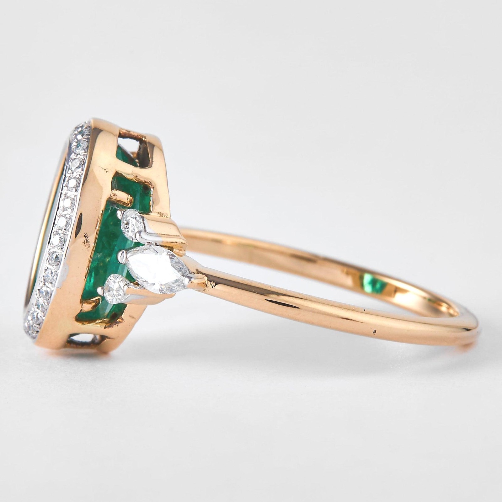 0.00 Natural Emerald Oval Halo Diamond Band Ring 14K Solid Gold Cluster Bezel