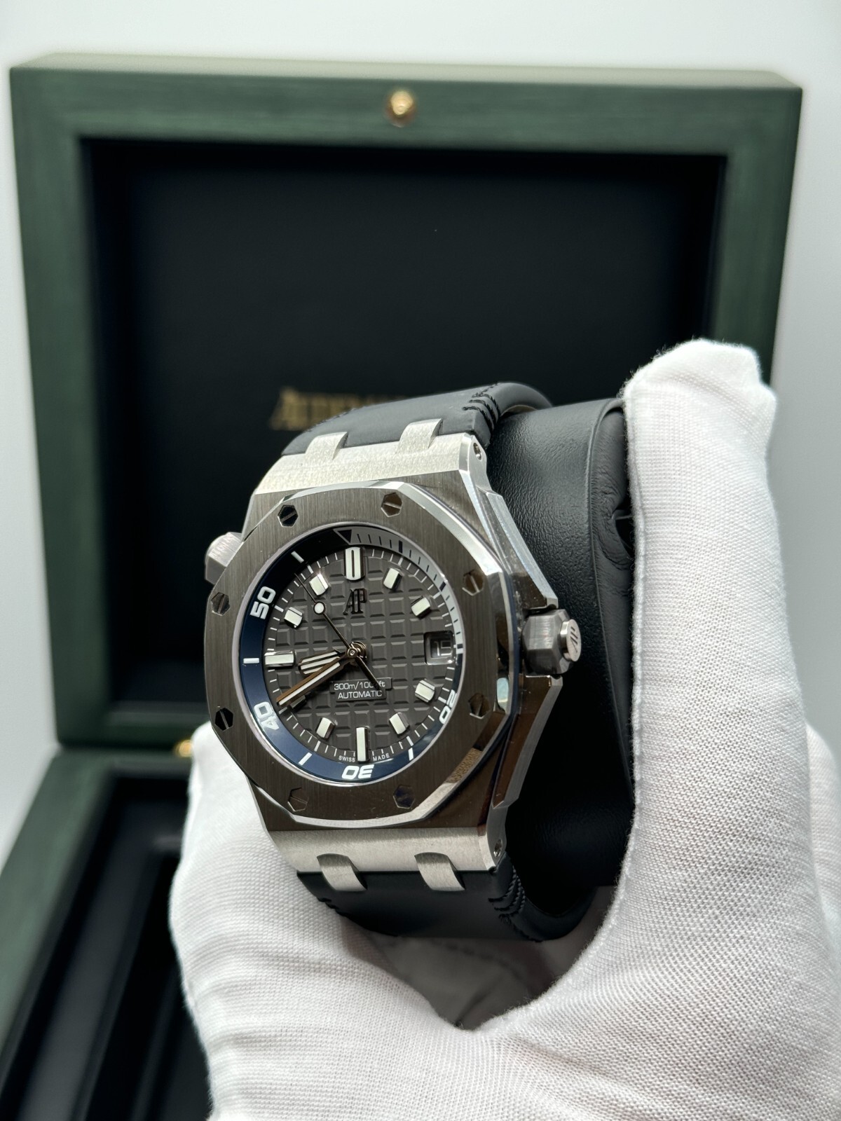 Audemars Piguet Royal Oak Offshore Diver MINT 2024 Complete Set Gray Dial