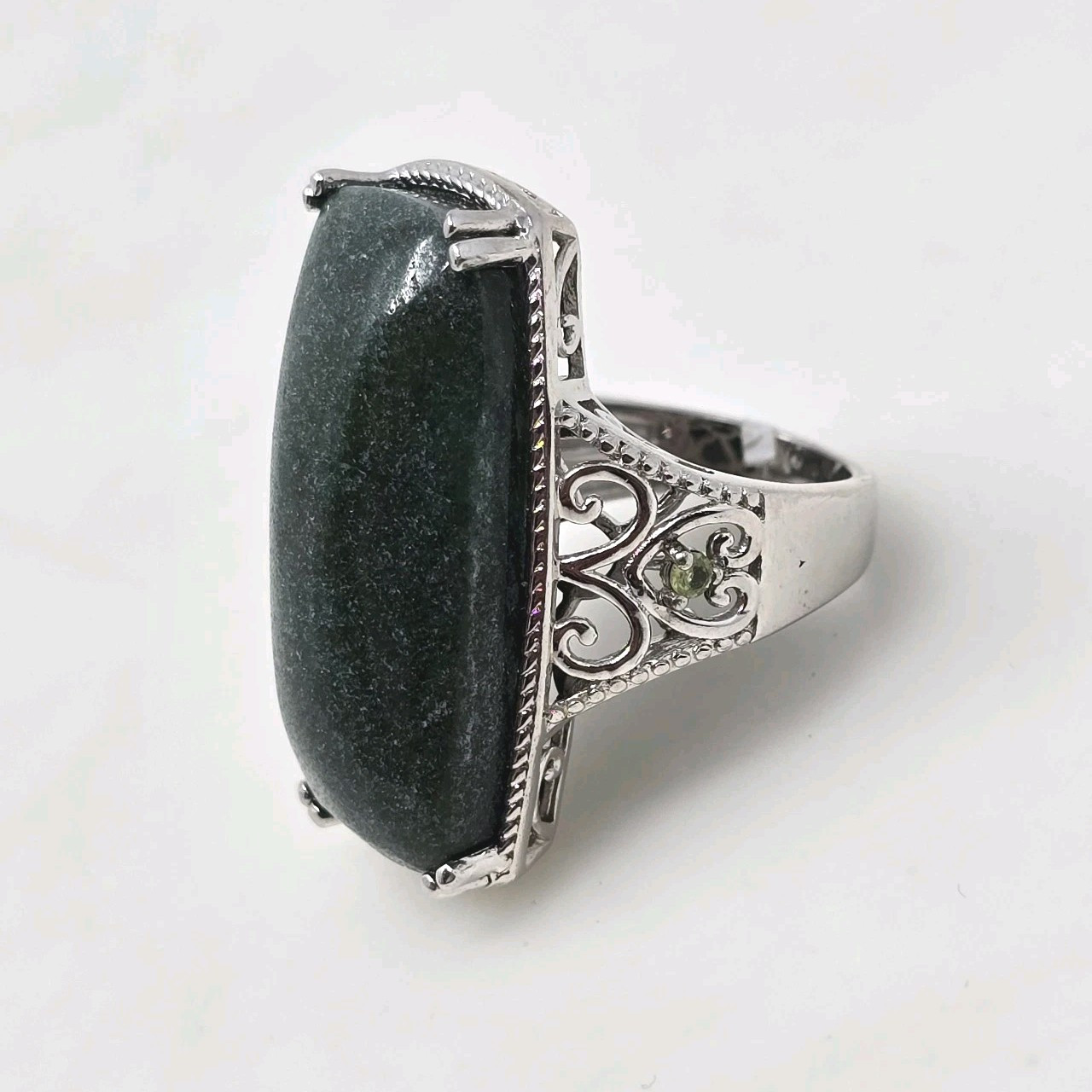 Karis STS Green Goldstone Statement Ring Sz 7 NWOT