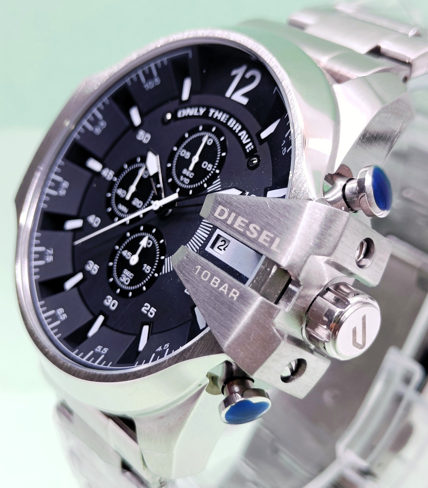 Fabulous Diesel 10 Bar “ONLY THE BRAVE” Chronograph Quartz Men’s Wrist Watch