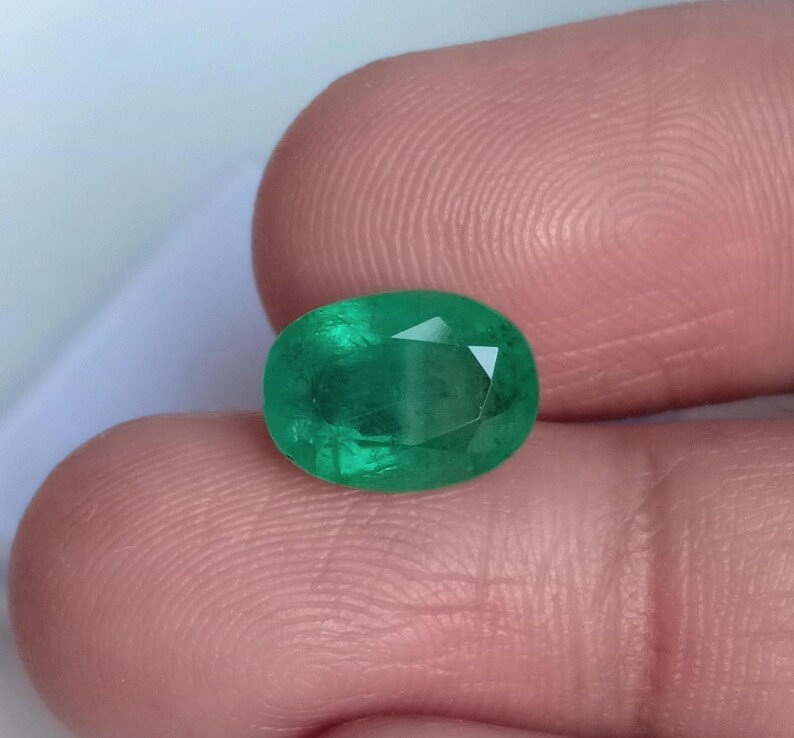 Certified Vivid Green Emerald Oval Unheated Untreated Loose Gemstone 3.22 Ct