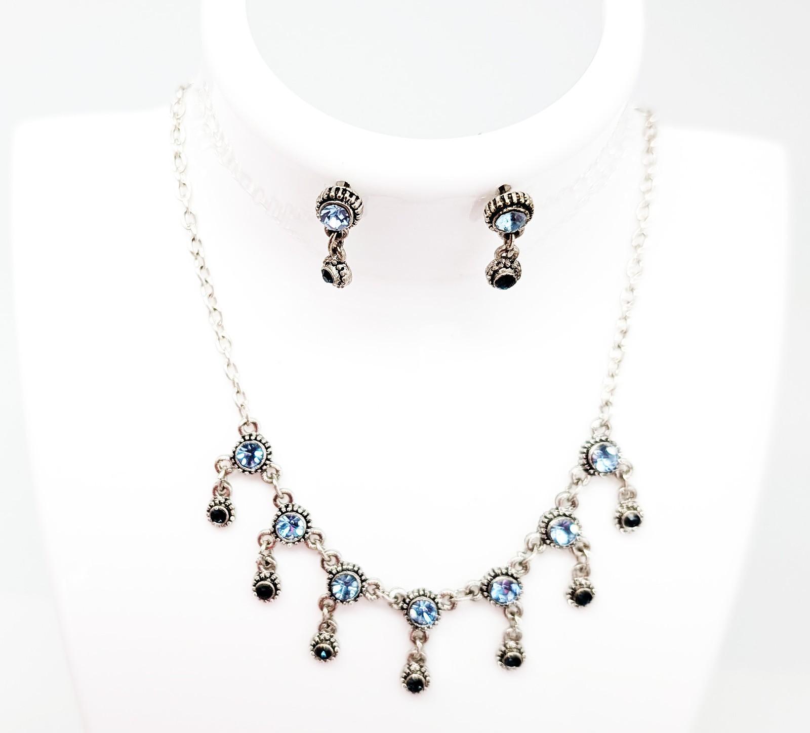 DESIGNER INSPIRED 17 in BLUE CRYSTAL VICTORIAN SILVER TONE DANGLE JEWELRY SET