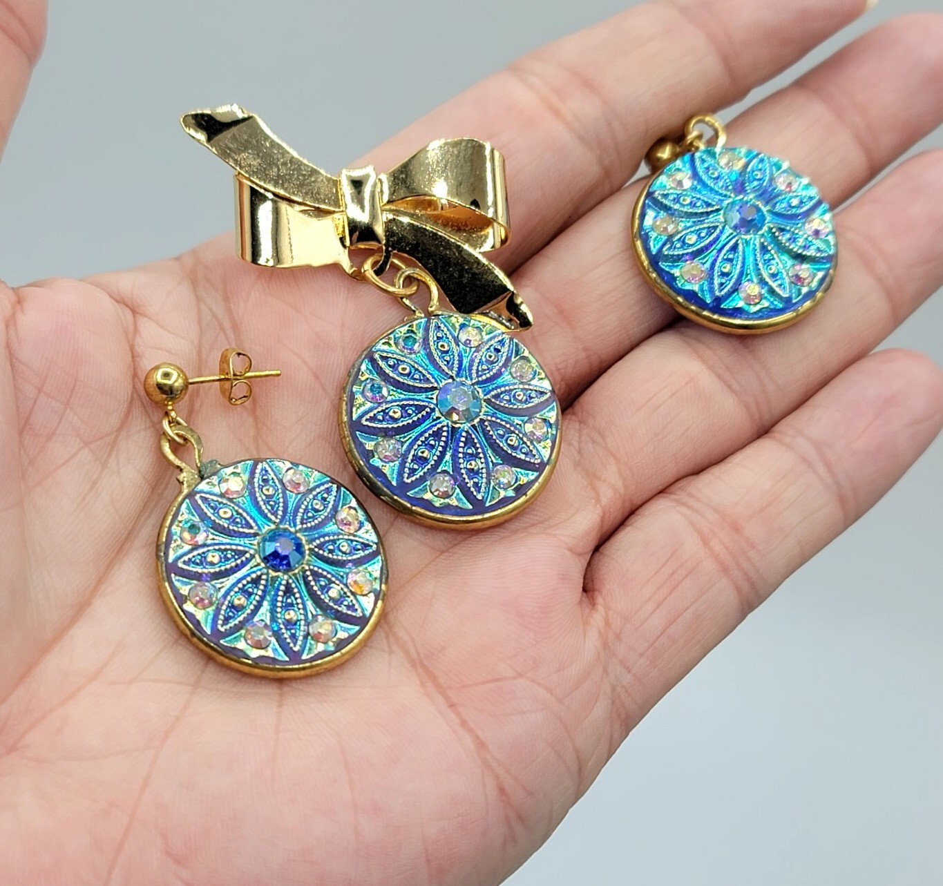 Vtg Set HILLCRAFT Brooch Earrings Dangle Post Molded Blue Glass Flower Jewelry