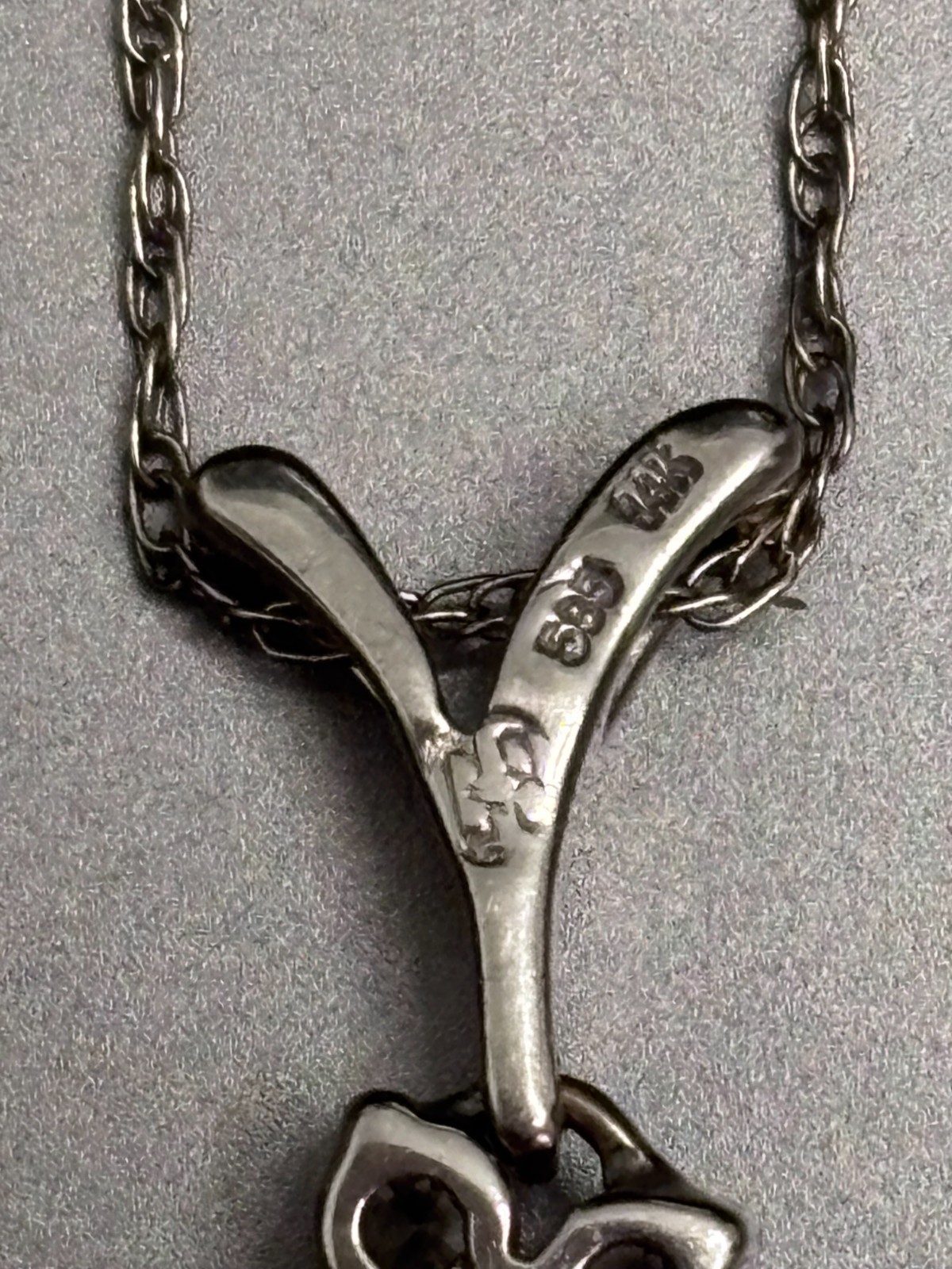 Solid 14K White Gold Diamond Flower Pendant Necklace – Stamped 585