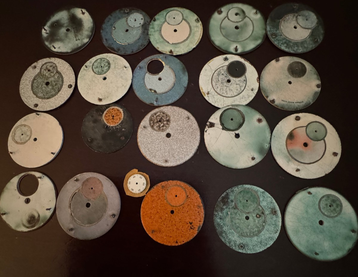 20 PACK VINTAGE VARIES AMERICAN POCKET WATCH DIALS MOSTLY 16 -18 SIZES