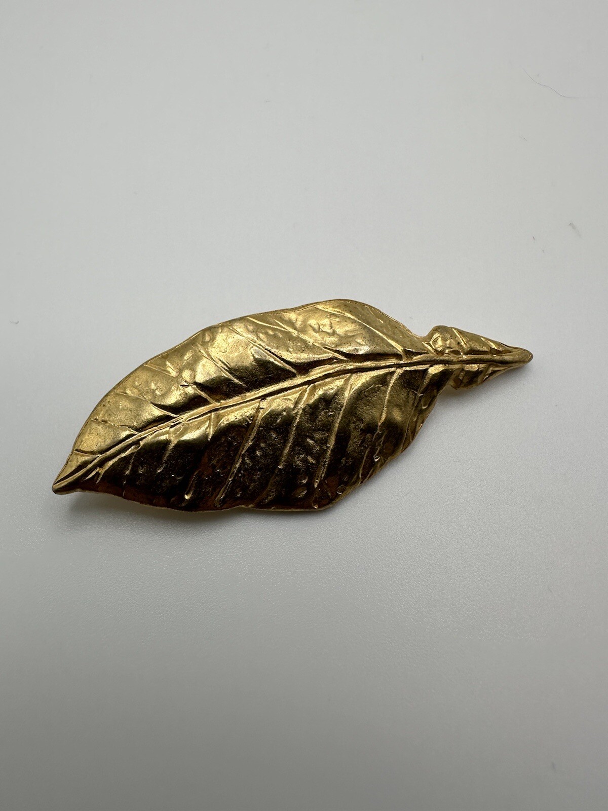 Vintage 6.6cm Gold Tone Leaf Brooch Signed M BB7