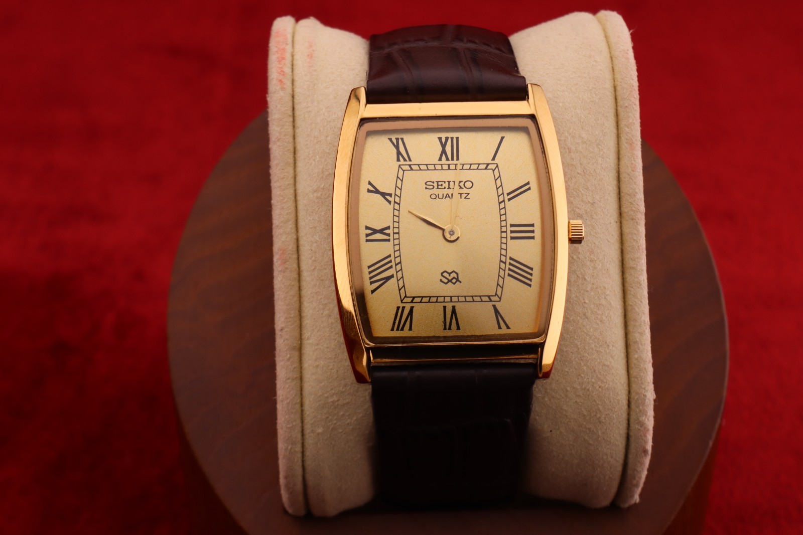 Vintage Men Seiko quartz Barrel-Tank Golden Dial ,Dark Brown leather Dress Watch