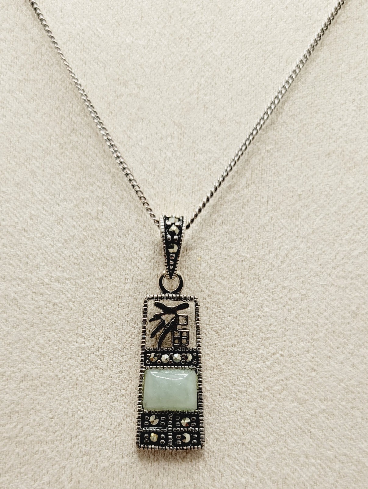 Vintage Jade and Marcasite Pendant Necklace 925 Sterling Silver 15″ Curb Link
