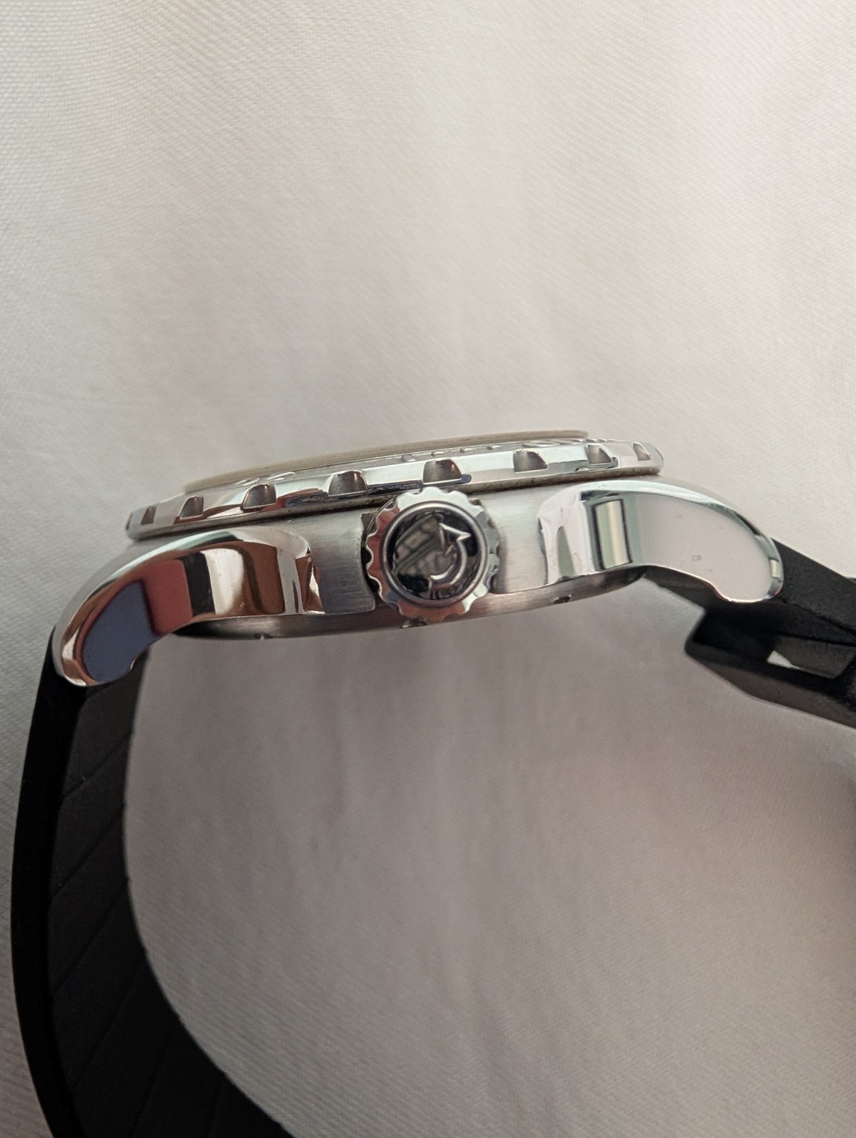 Movado Sport Series 800 Black/Blue Dial 40MM Watch Quartz Sapphire 14.1.14.1194