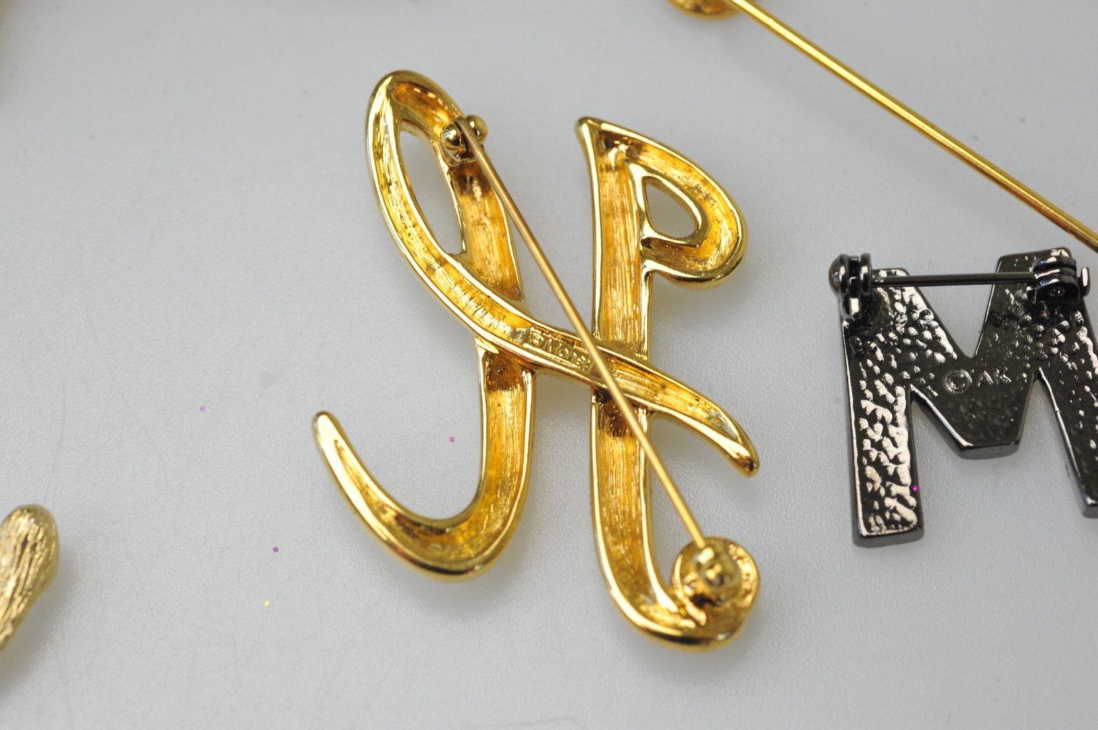 Vtg to now LOT brooch pin monogram initials some signed Monet AK Sarah AJ27