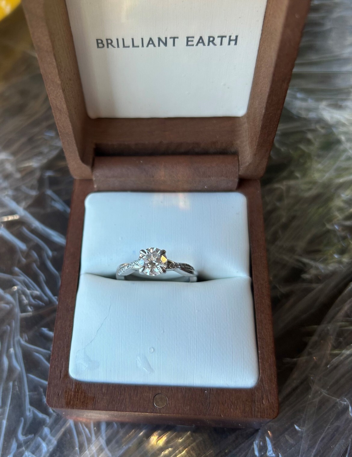 0.95CT E/VVS1 ROUND TWISTED VINE LAB CREATED DIAMOND ENGAGEMENT RING