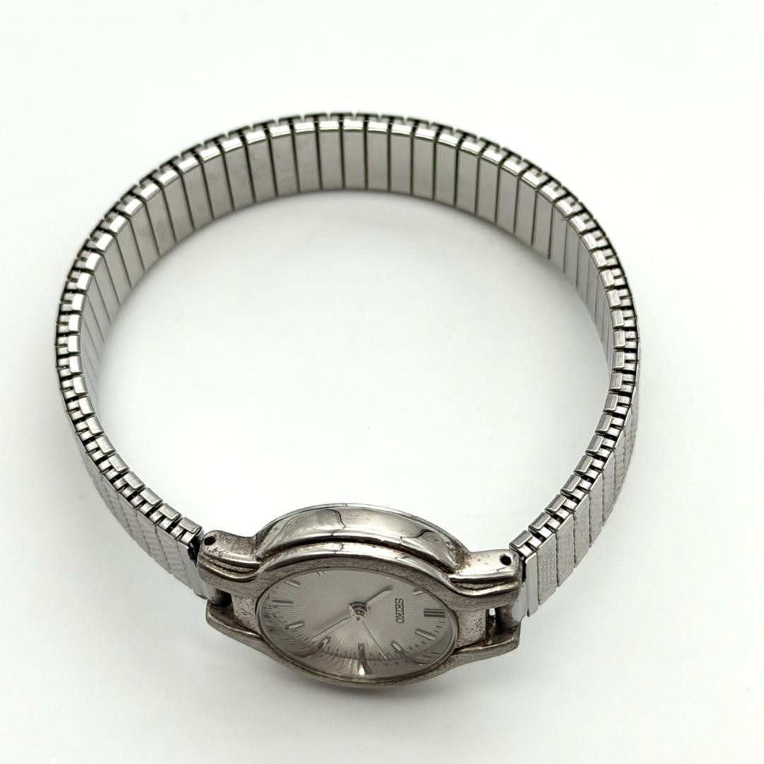 Vintage Seiko round watch, new battery, bellows movement, women’s, working.