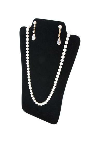 8 1/4×14 1/8″ Deluxe Black Velvet Necklace Earring Jewelry Display w Easel