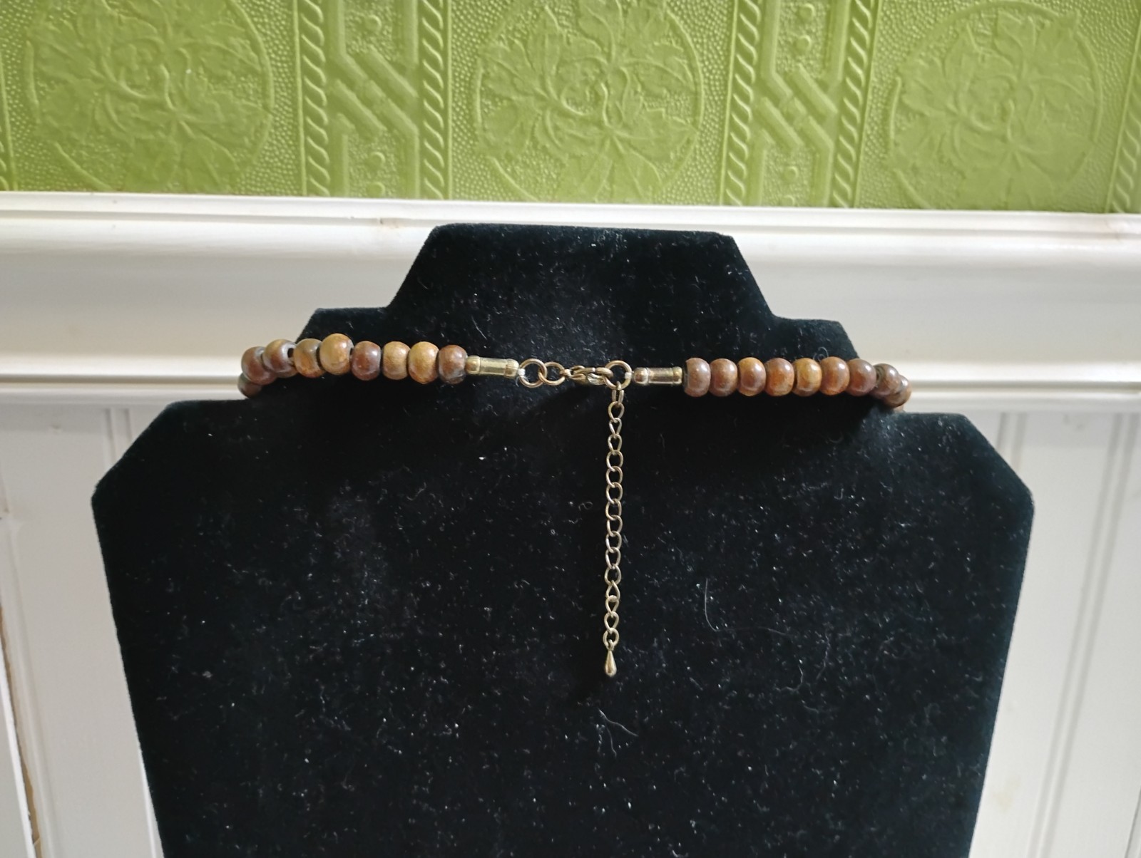 GT Metal Half Wood Grain Half Black Graduated Wood Disk Bead 25″ Necklace