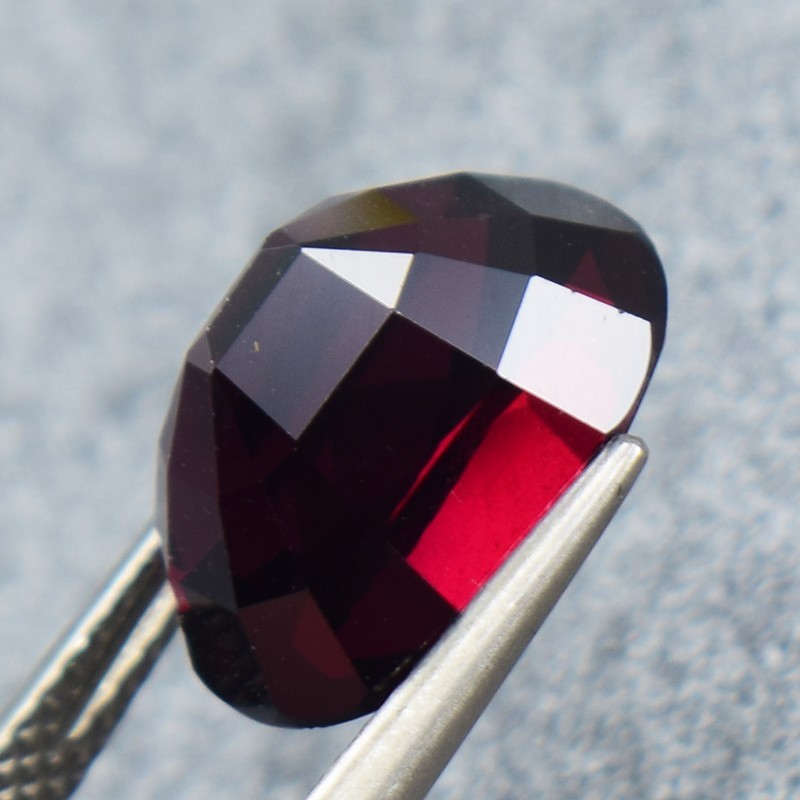 Natural Red Rhodolite Garnet 8.28ct Certified Untreated Eye Clean Oval (00567)