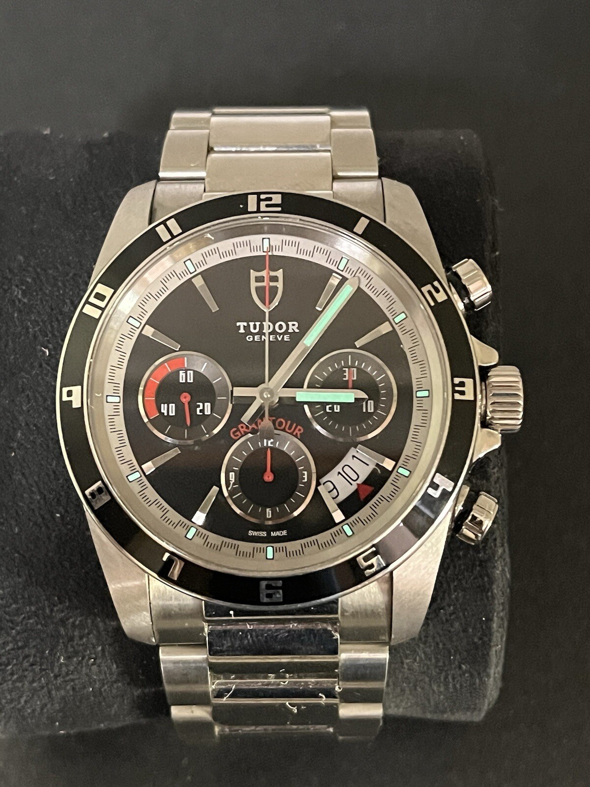 Men’s Tudor Grantour Chrono Flyback Watch. Model 20530. Near Mint Condition.