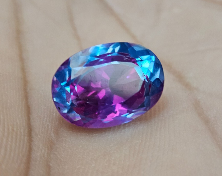 Bi-Colour Pitambari Sapphire 8+ Ct Natural Oval Cut Certified Loose Gemstone