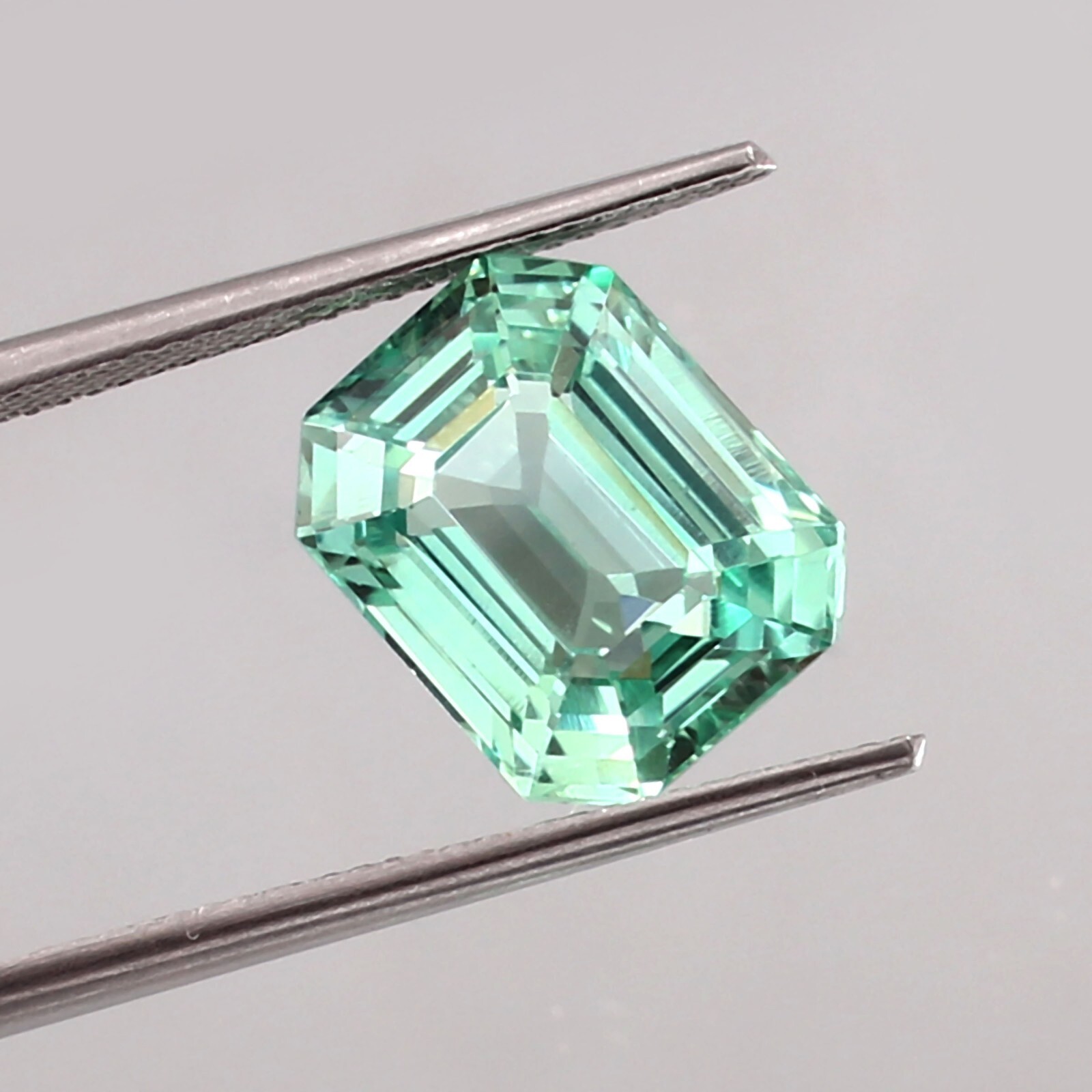 Natural Flawless Ceylon Green Parti Sapphire 8.80 Ct Loose Radiant Cut Gemstone