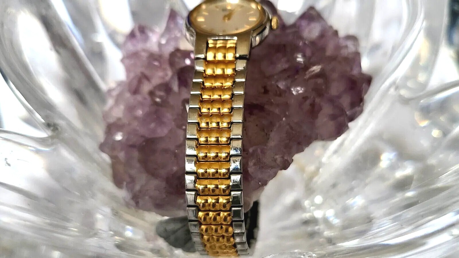 Vintage SEIKO Ladies Two Tone Round Watch Expandable Band