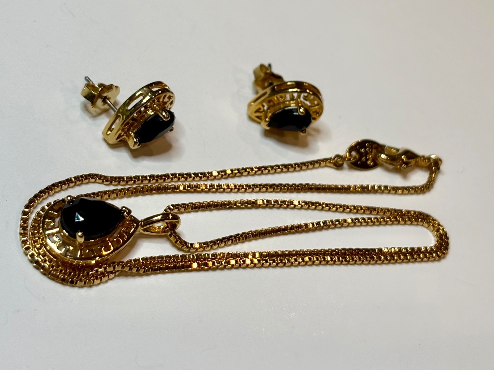 AVON Necklace Pendant Earring Set Goldtone Greek Border Black Onyx Teardrop VGC