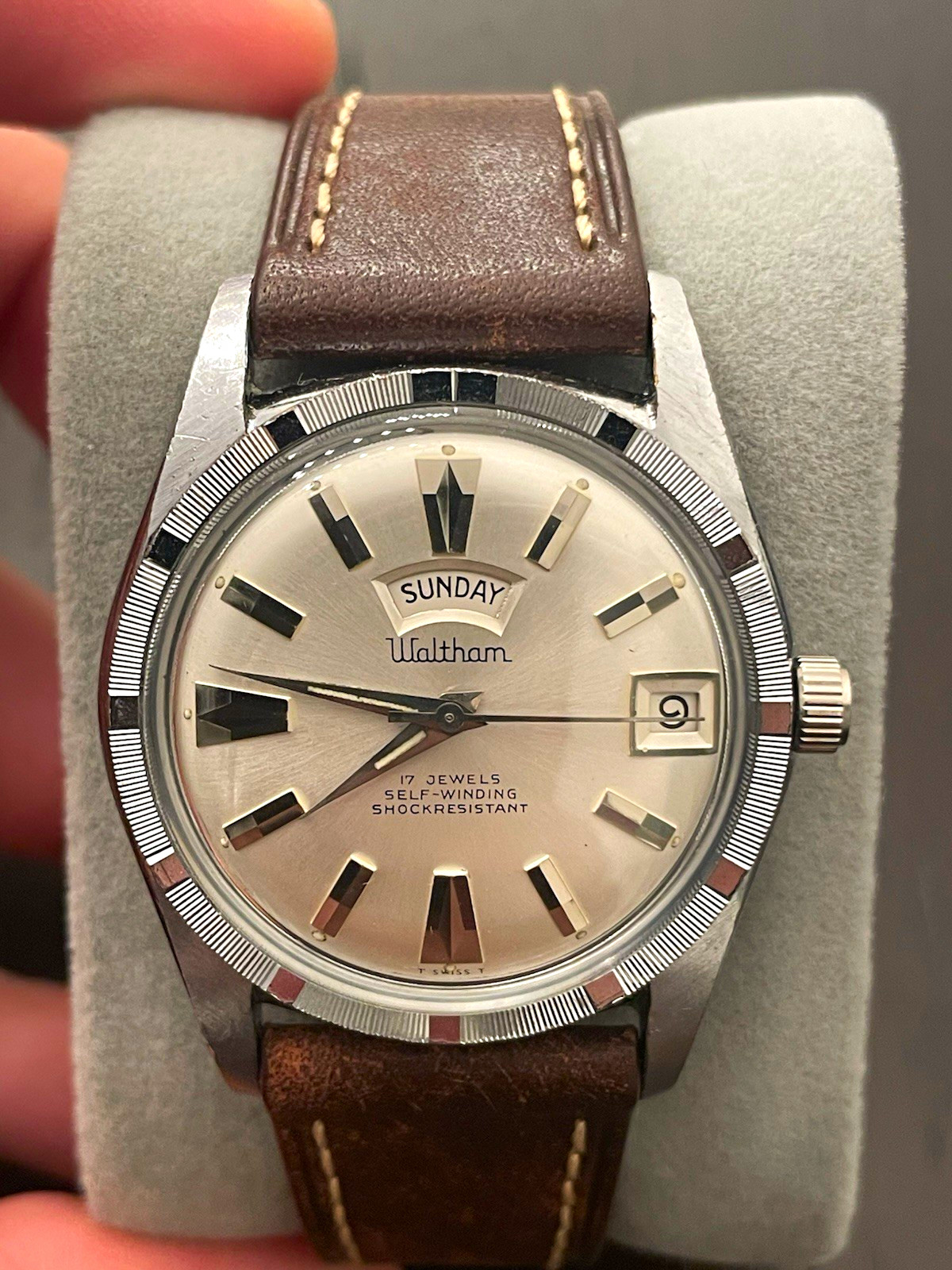 Waltham Vintage Automatic Day-Date Wristwatch 17 Jewels