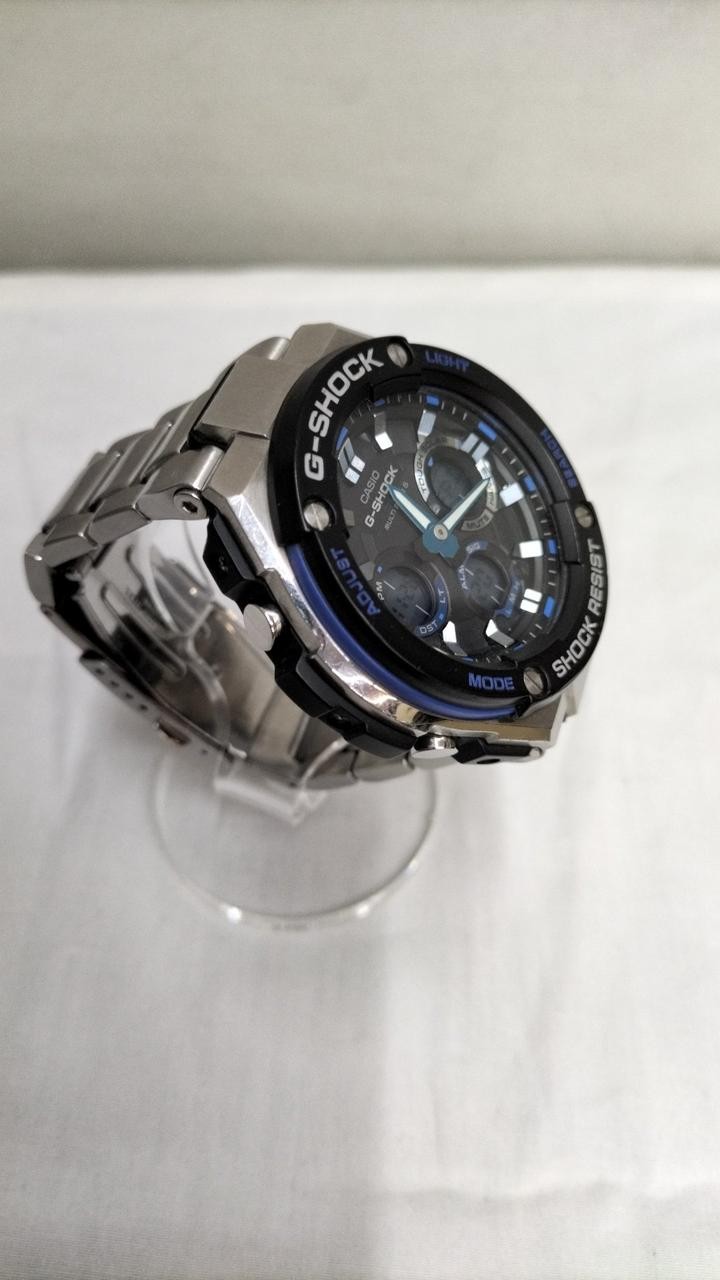 G SHOCK Body only Model GST W110D CASIO