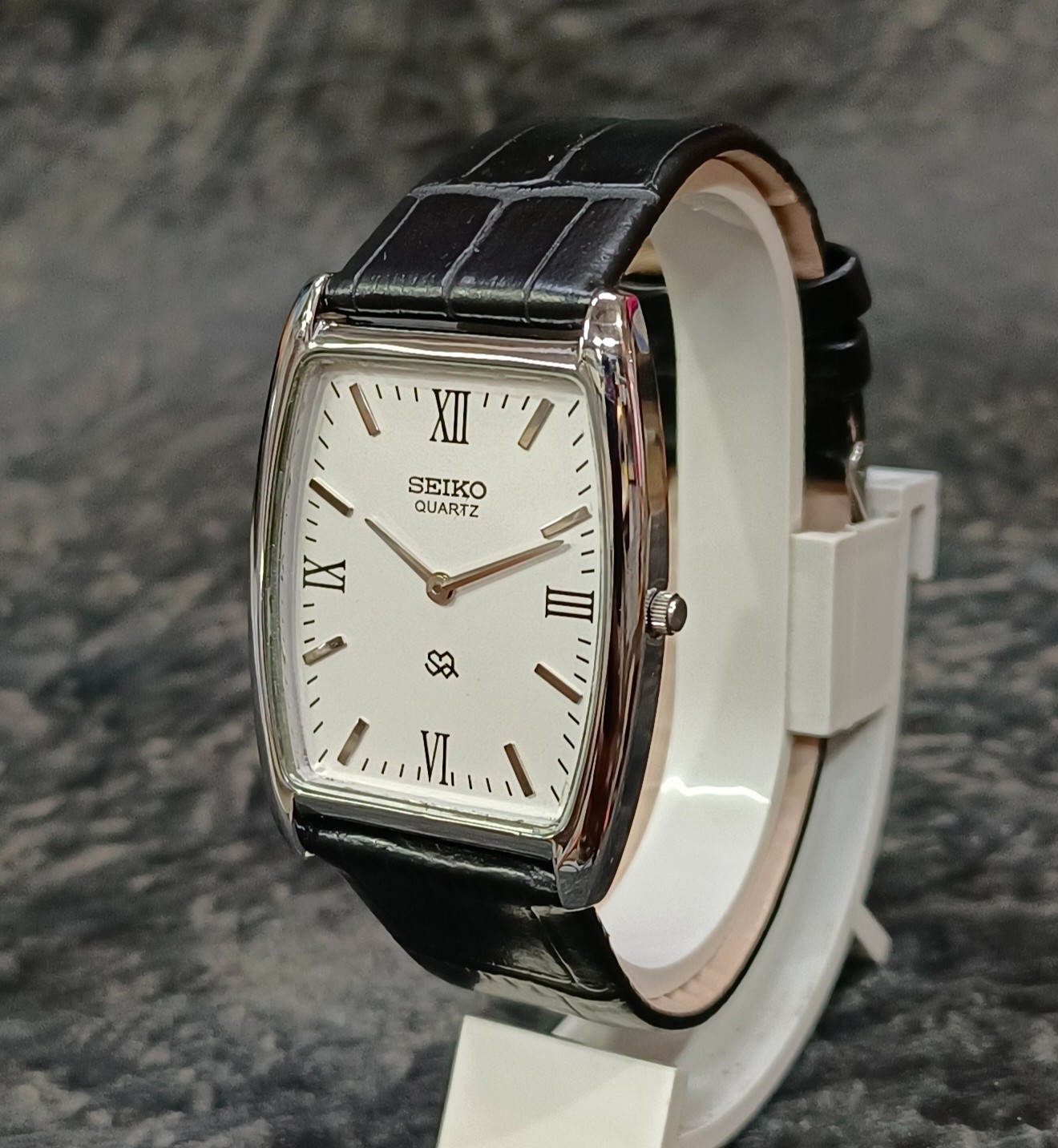 Seiko Slim Quartz Men’s Dress Watch Classic Two Hands Vintage Wristwatch