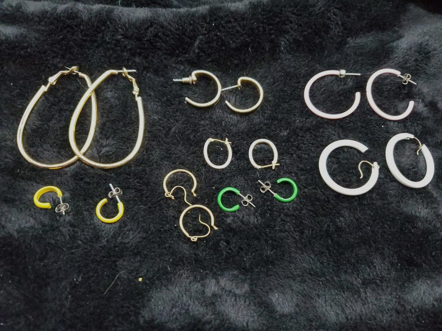 8 Pair Hoops Pierced Mixed VTG Earring Lot I5
