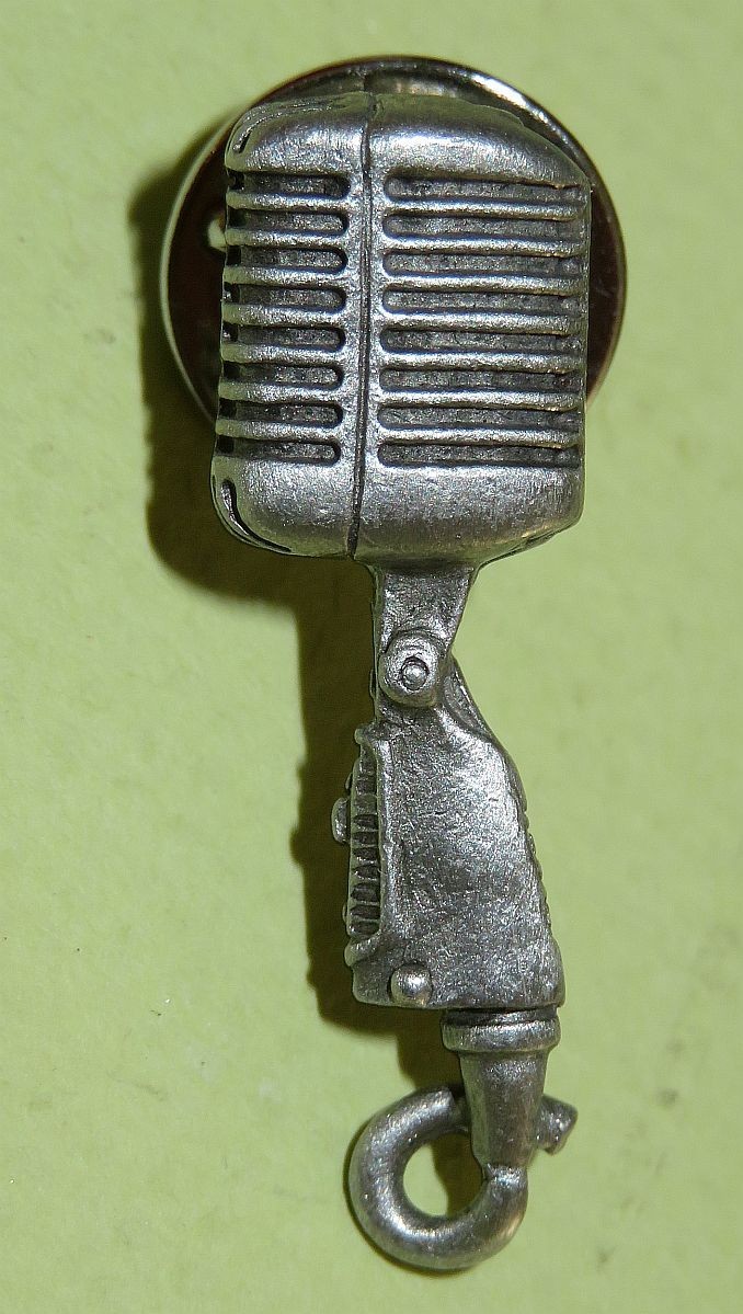 Vint SHURE 55SH Microphone Pewter Finish Future Primitive Pin Music Pin Back