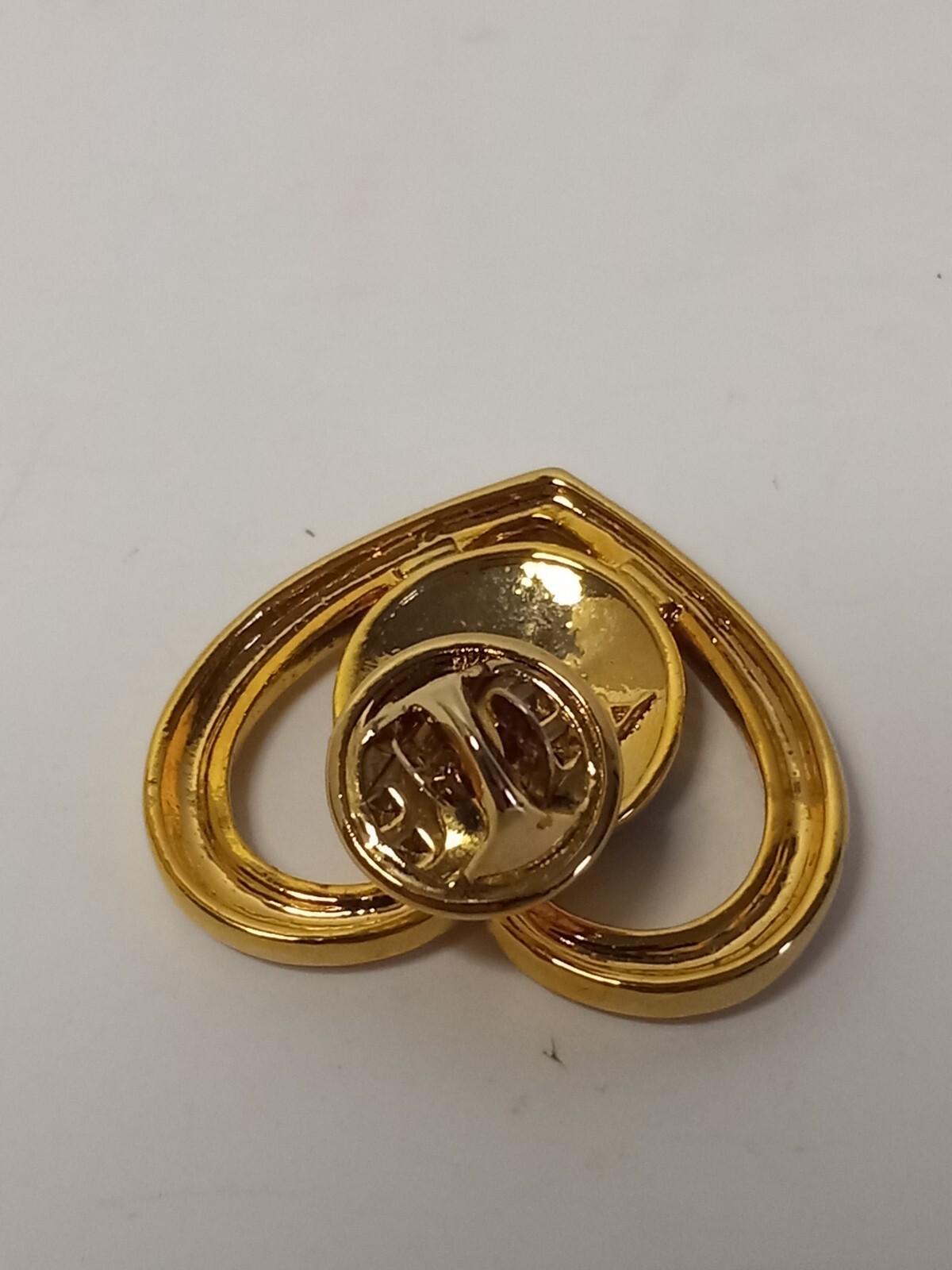Avon Heart of Asia Pin Jewelry Brooche Gold Toned Metal
