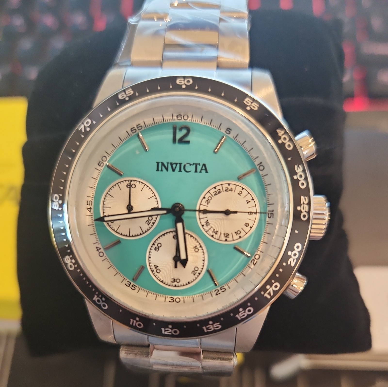 Invicta Speedway Men’s Quartz Watch Model 50404 (Tiffany Blue, 39mm SS MSRP$695)