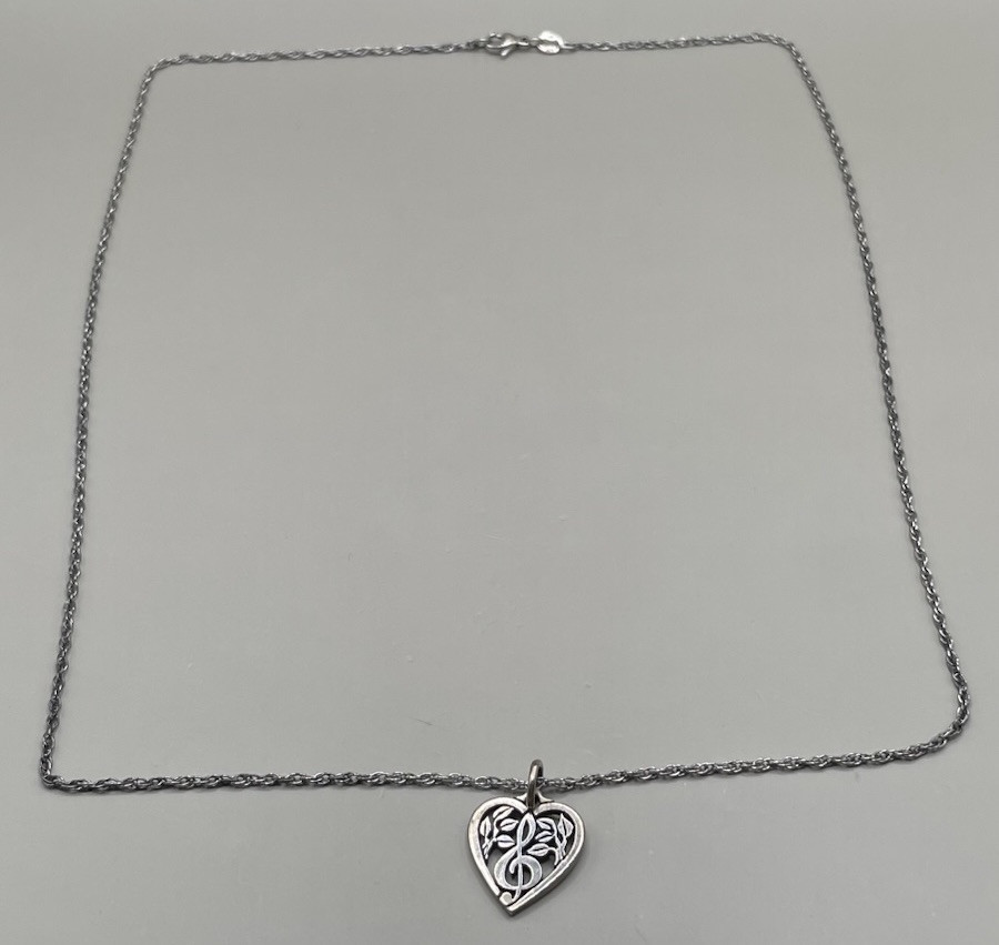 James Avery Women’s Pendant Necklace Sterling Silver 925 Treble Clef Music Heart
