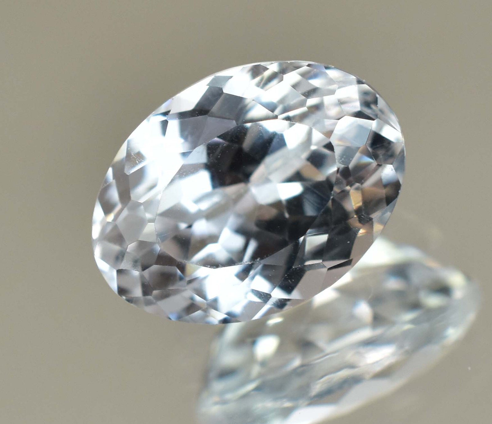 Natural 10.00 Ct White Montana Sapphire Oval Cut Certified Rare Loose Gemstone