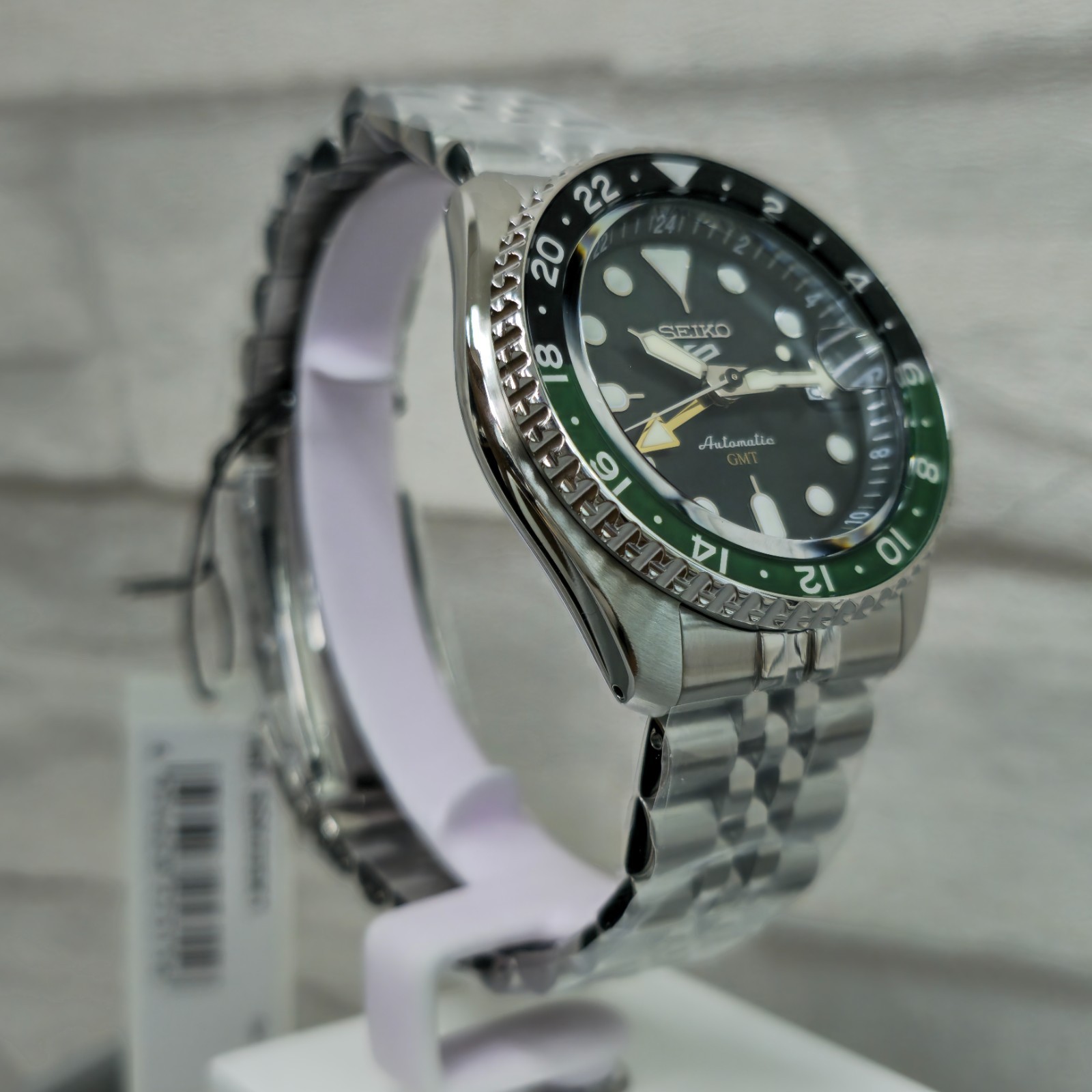 Seiko 5 Sports GMT SSK035K1 Sprite Green Dial 42.5mm New Full Set Men’s Watch