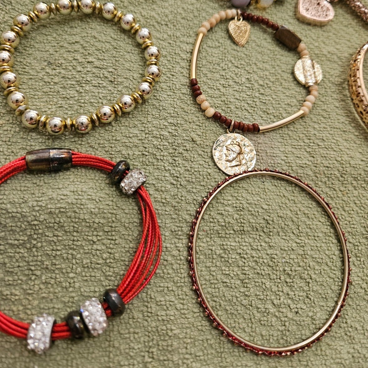 12 Fashionable Bracelets