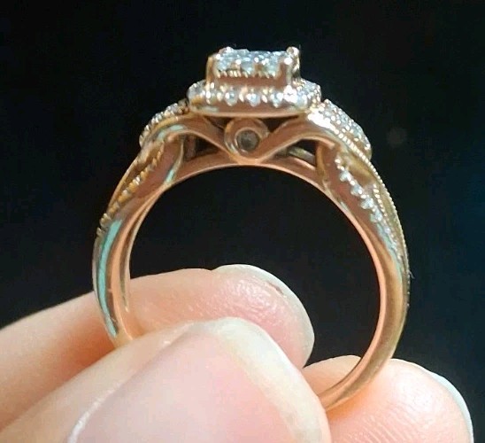 AUTHENTIC… 10k 🌹 Gold Engagement Ring 💍 Kay Jewelers