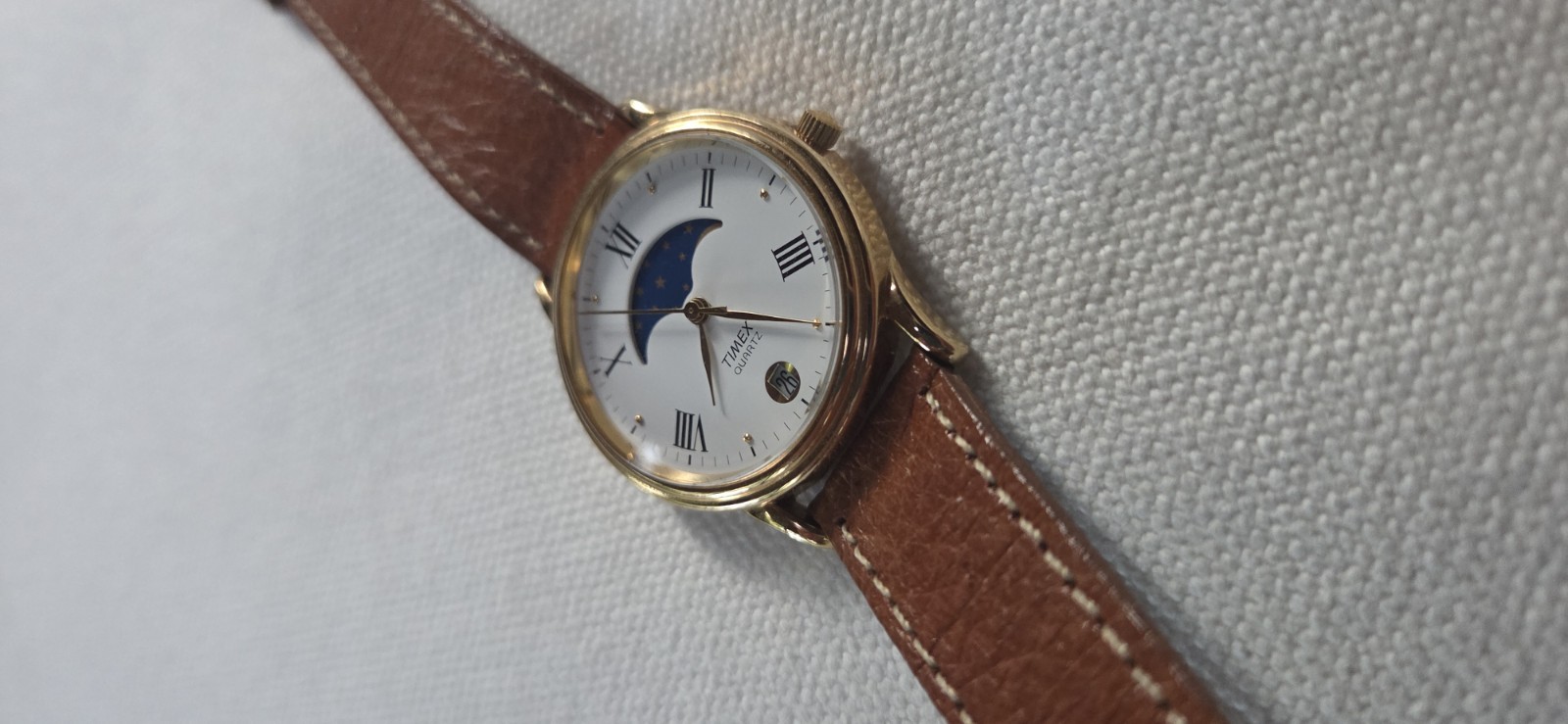 Vtg Timex Moon Phase Date Watch Unisex Gold Tone New Tan Leather Band Men’s