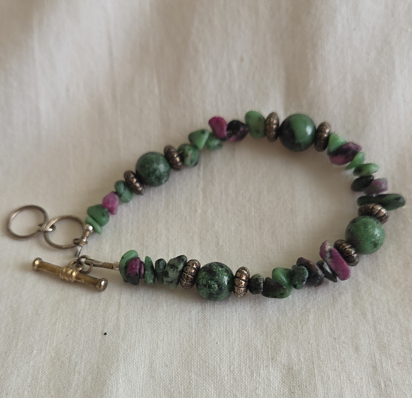 Green & Purple Round Stone Bead Bracelet Silver Tone Toggle Clasp, Charm