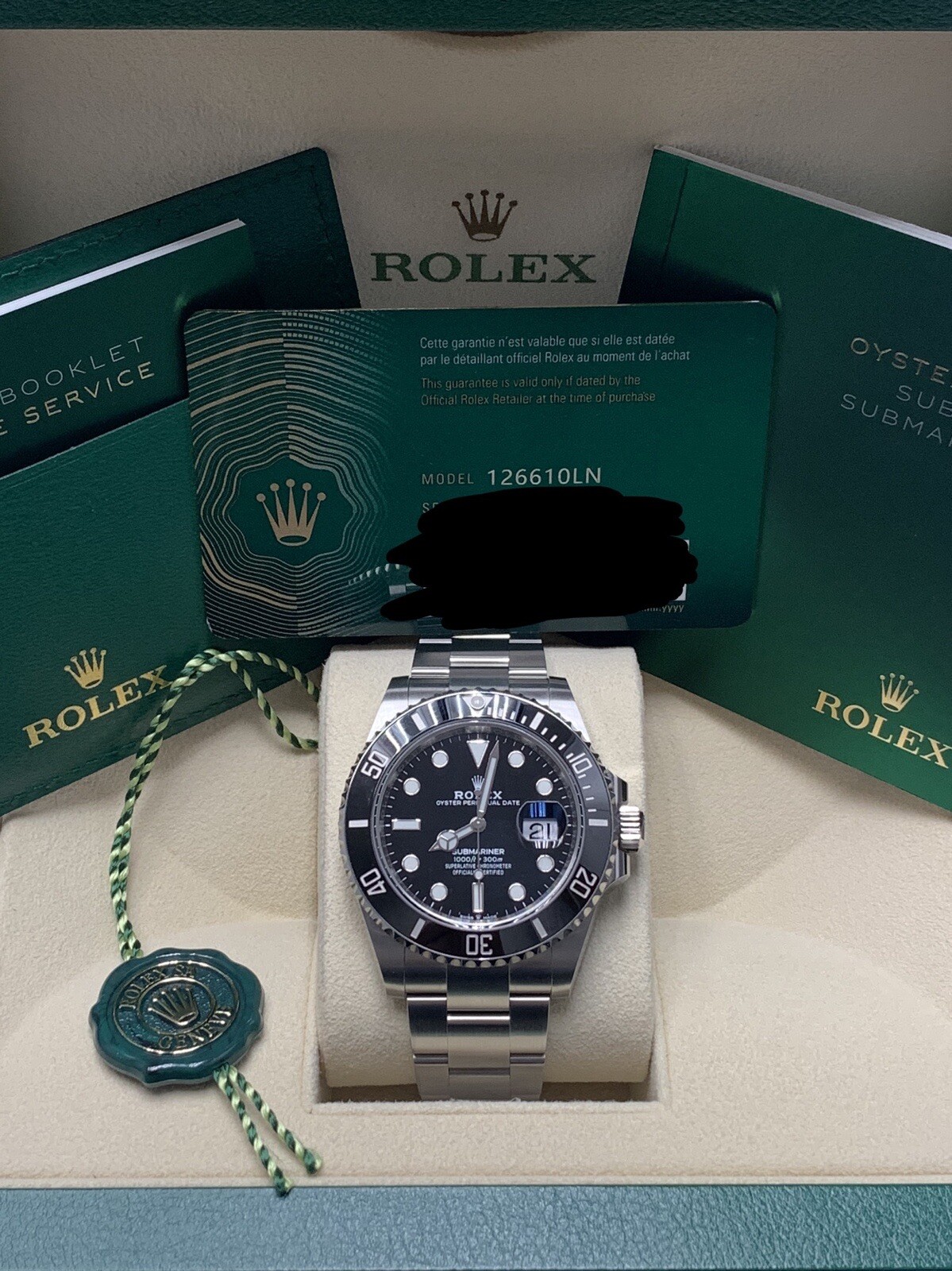 Rolex Submariner Date BRAND NEW FULL SET BOX AND PAPERS 126610LN