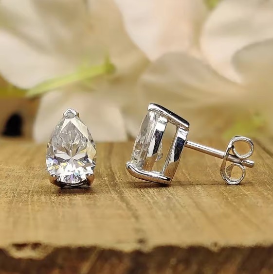 4.00Ct Pear Cut VVS Moissanite Stud Earrings 925 Silver 18k White Gold Plated