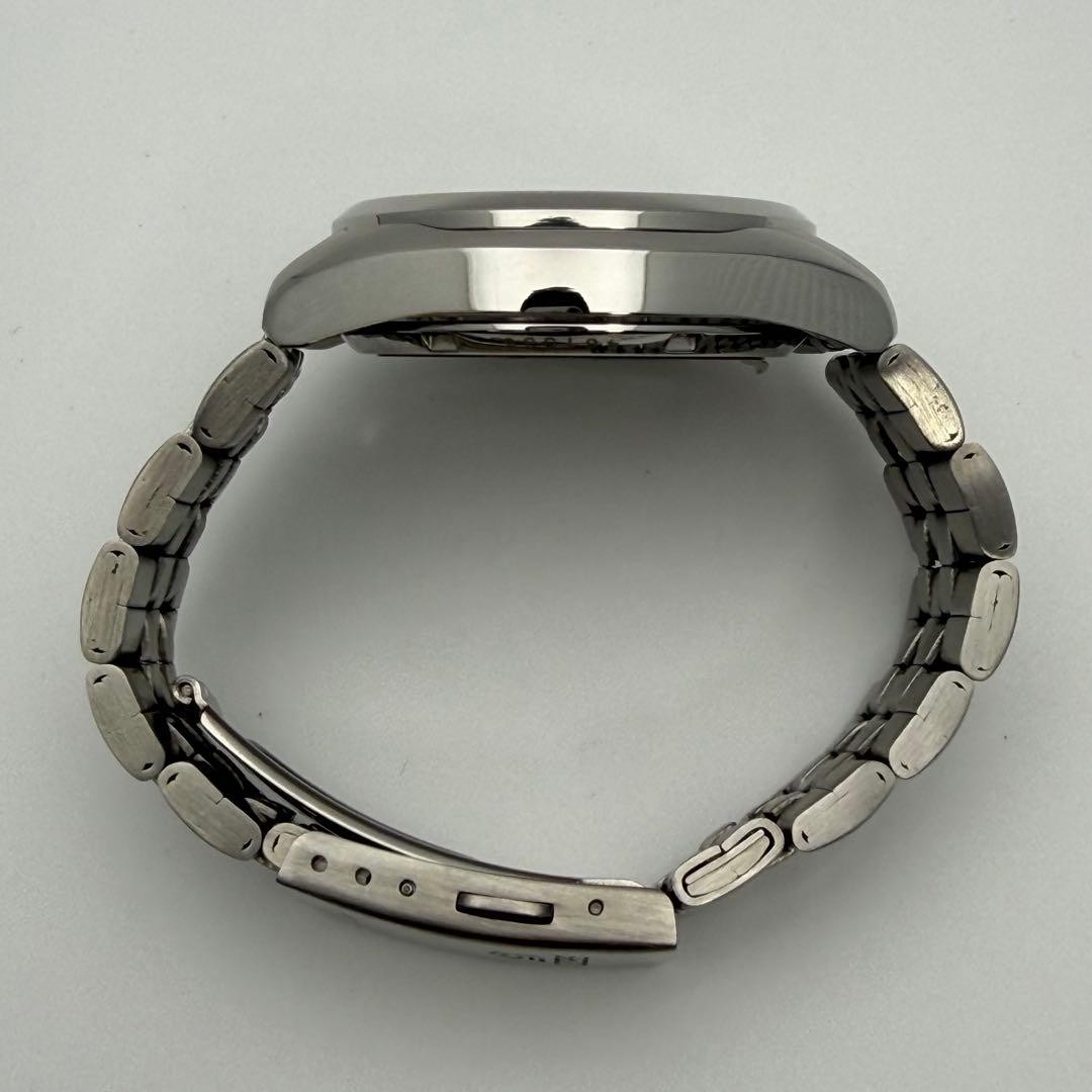 SEIKO 5 7S26-01V0 Automatic, 21 jewels, open case back, black dial