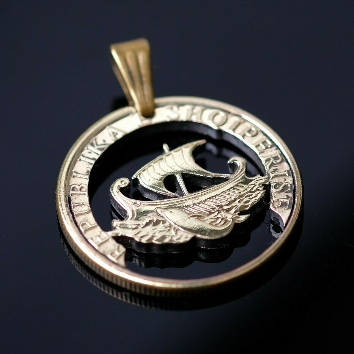 Albania REPUBLIKA E SHQIPERISE 20 Lekë cut coin pendant with necklace Liburne