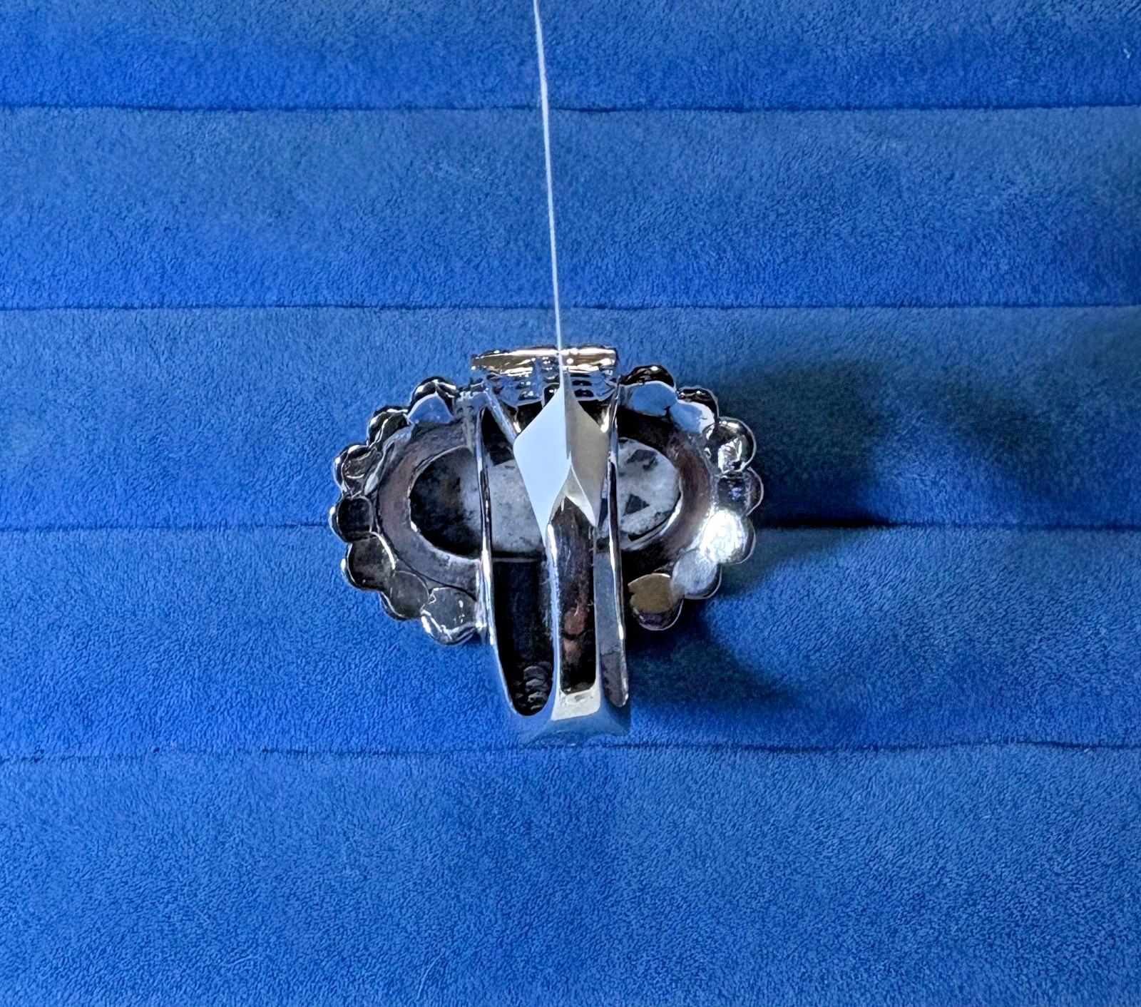 White Buffalo Floral Ring in Sterling Silver – Size 8 (9.0 ctw.)
