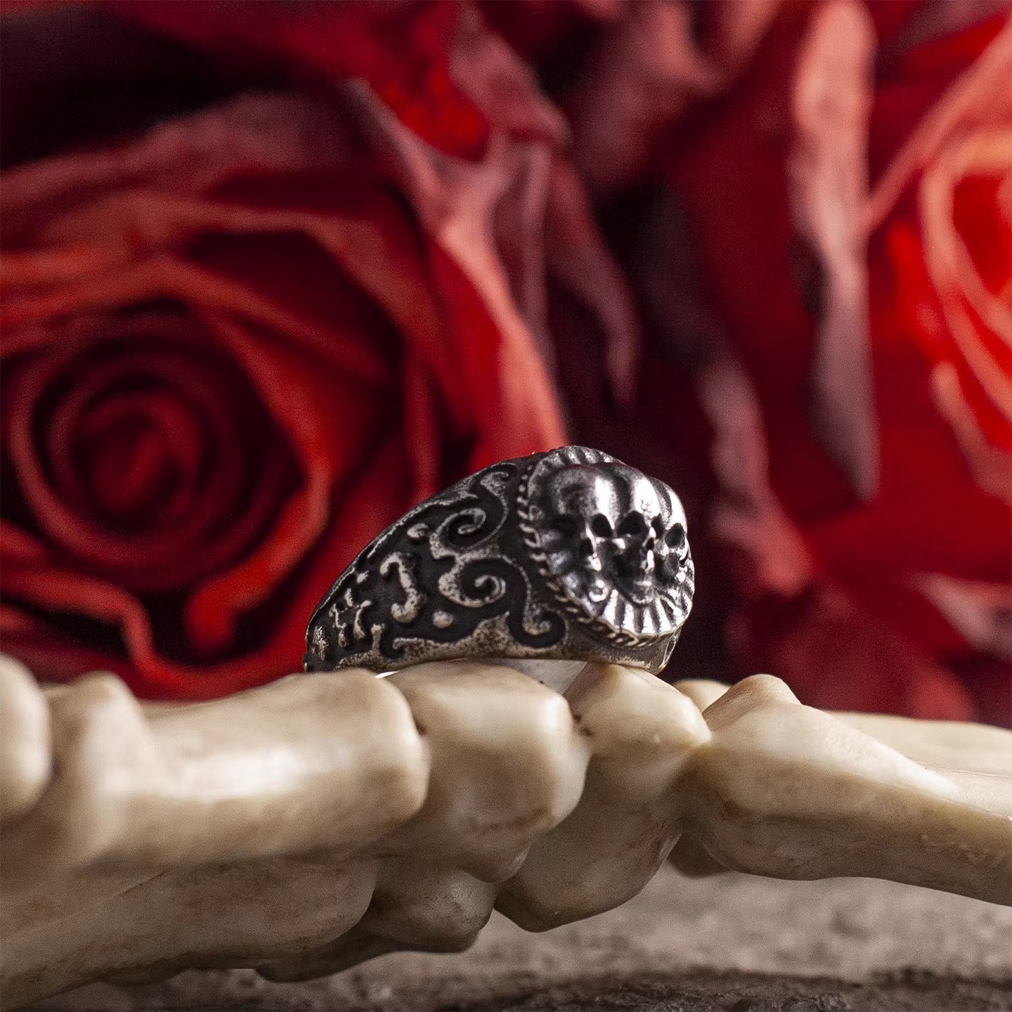 NIGHT WORKS Triple Personality retro dark vintage skeleton ring rock trend